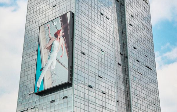 한섬 본사 사옥 디지털 사이니지 전경 ⓒ 한섬