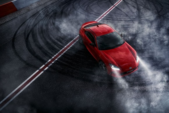 GR86은 토요타 가주레이싱의 모터스포츠 경험을 반영한 에어로 다이내믹 설계로 공기역학 성능과 다이내믹한 감성이 반영됐다. ⓒ 토요타코리아