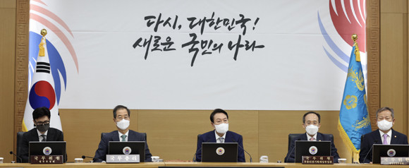 윤 대통령은 국무회의를 주재한 후 세종청사 MZ세대 공무원과 간담회를 가졌다. ⓒ 대통령실