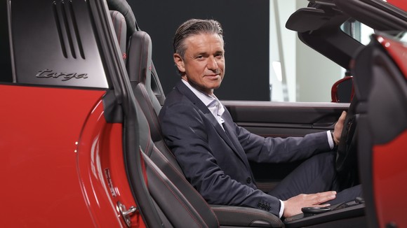 루츠 메쉬케 포르쉐 AG 이사회 부회장 및 재무/IT 담당이사. ⓒ 포르쉐코리아