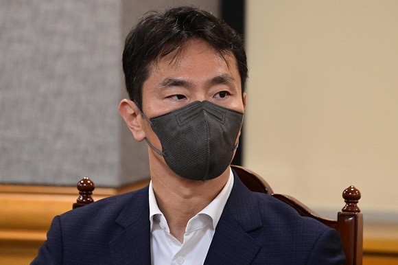 지난 16일 비상 거시경제 금융회의에 참석한 이복현 금감원장. ⓒ 연합뉴스