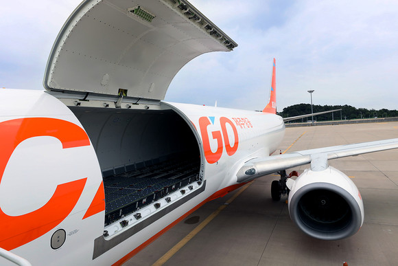 제주항공이 도입한 화물 전용기는 B737-800BCF. ⓒ 제주항공