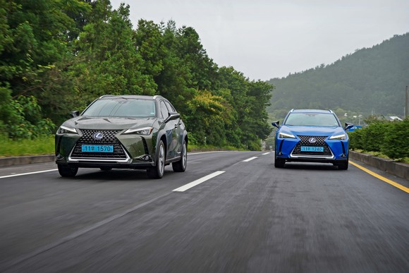 UX 300e에는 예방 안전 기술 패키지인 렉서스 세이프티 시스템 플러스(LSS+), 앞좌석 멀티 스테이지 에어백을 포함한 총 10개의 에어백이 탑재됐다. ⓒ 렉서스코리아