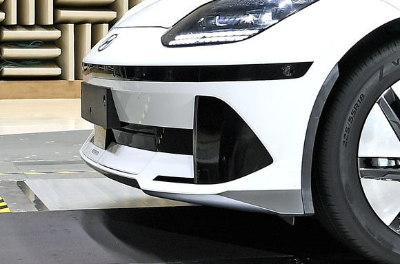 아이오닉 6의 액티브 에어 플랩이 닫힌 모습. ⓒ 현대자동차