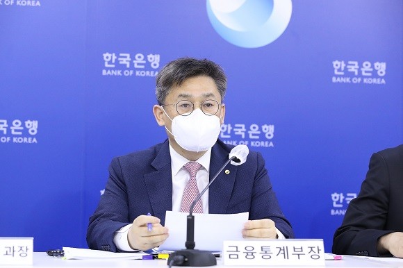 김영환 한국은행 금융통계부장이 7일 오전 5월 국제수지 특징을 설명하고 있다. ⓒ 한국은행