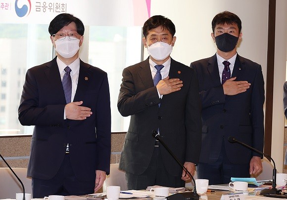 (완쪽부터) 김소영 금융위 부위원장, 김주현 금융위원장, 이복현 금감원장. ⓒ 금융위원회