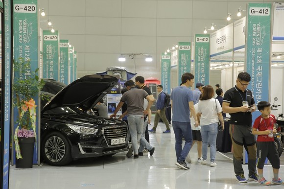 미래 디지털 산업을 선도할 자동차, 뿌리산업, 로봇을 주제로 한 전시회가 동시에 열렸다. ⓒ 김대중컨벤션센터