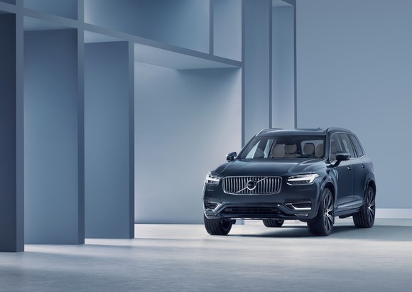 XC90은 도로 위 플래그십 SUV 모델의 존재감을 강조하는 디테일링이 특징이다. ⓒ 볼보자동차코리아