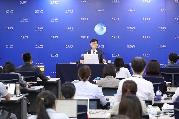 이창용 총재는 25일 금통위 통화정책방향 결정회의 이후 기자간담회를 진행했다. ⓒ 한국은행