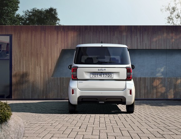 후면의 스타맵 시그니처 라이팅은 차폭을 시각적으로 확장해준다. ⓒ 기아