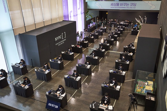 NYPC는 코딩에 대한 청소년들의 관심 제고와 역량 증진을 목적으로 지난 2016년 처음 시작돼 올해 7회째를 맞는다. ⓒ 넥슨