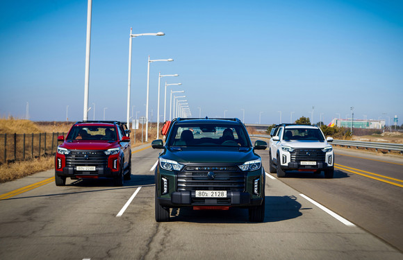 렉스턴 스포츠는 2500만원부터 시작하는 합리적인 가격에 수입차 못지않은 성능 및 편의 사양으로 국내 픽업트럭 시장에서 압도적인 경쟁력을 보여준다. ⓒ 쌍용자동차