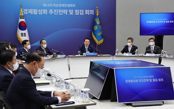김주현 금융위원장은 27일 제11차 비상경제민생회의에서 금융부문 향후 추진계획을 발표했다. ⓒ 연합뉴스