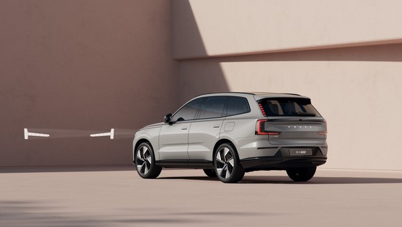 EX90는 '형태는 기능을 따른다'는 원칙을 새롭게 정의하는 모델이다. ⓒ 볼보자동차코리아