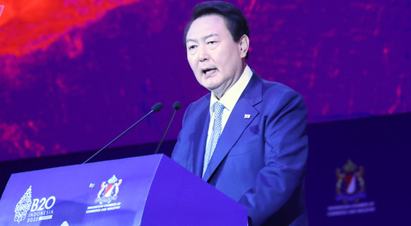 윤 대톨영은 G20 정상회의 전 열리는 B20 서밋에 참석해 기조연설을 했다. ⓒ 연합뉴스