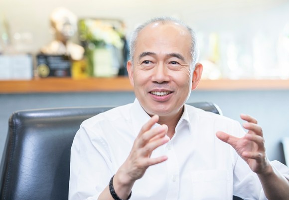 최고상인 국무총리상을 수상한 주성엔지니어링의 황철주 회장 ⓒ 코스닥협회