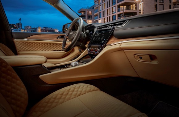 올 뉴 그랜드 체로키 인테리어. ⓒ 스텔란티스 코리아