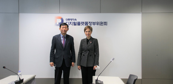 논의 자리에는 오종훈 위원회 민간위원 인프라분과위원장과 에픽 테오 주한 싱가포르대사 등이 함께했다. ⓒ 위원회