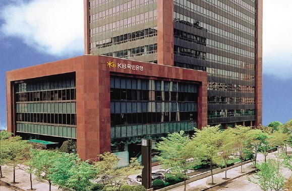 대신증권은 KB금융에 대해 투자의견 '매수' 유지, 목표주가 6만5000원을 유지했다. ⓒ KB금융그룹