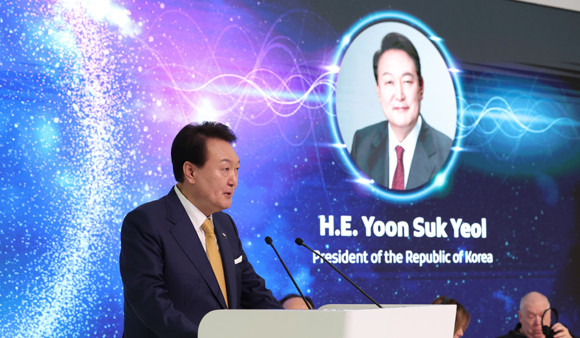 윤 대통령은 '미래 비전 두바이 포럼'에서 "우리가 무엇을, 어떻게 시작해야 할지 함께 고민하고, 지혜를 모을 수 있길 기대한다"고 말했다. ⓒ 연합뉴스
