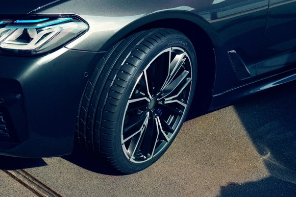 한국타이어의 초고성능 스포츠 타이어 벤투스 S1 에보3. ⓒ 한국타이어