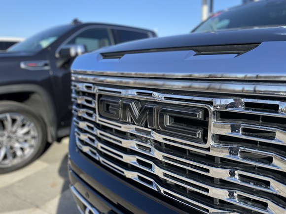 전면 LED 블랙 GMC 엠블럼. = 노병우 기자