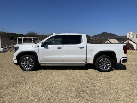 시에라 크기는 전장 5890㎜, 전폭 2065㎜, 전고 1950㎜다. = 노병우 기자