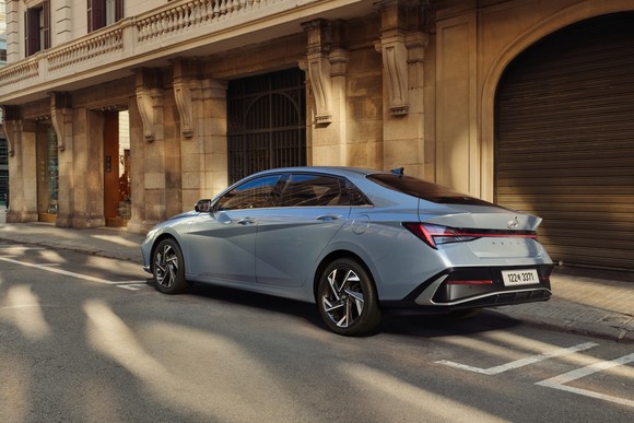 후면은 스포티한 캐릭터와 안정감 있는 스탠스를 완성됐다. ⓒ 현대자동차