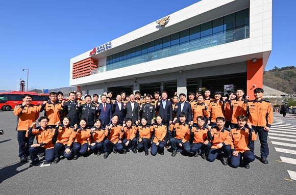 현대차그룹이 효성그룹, 대한상공회의소와 함께 국민 안전을 책임지는 소방 공무원들의 복지와 안전을 위한 지원에 나섰다. ⓒ 현대자동차그룹