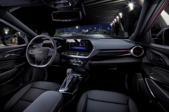 쉐보레 트랙스 크로스오버 RS 실내. ⓒ 한국GM