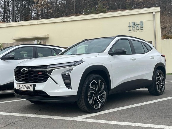 RS 트림은 레이싱에 뿌리를 두고 있는 쉐보레 브랜드의 헤리티지를 담아 날렵한 디자인과 역동적인 퍼포먼스에 중점을 둔 모델이다. = 노병우 기자