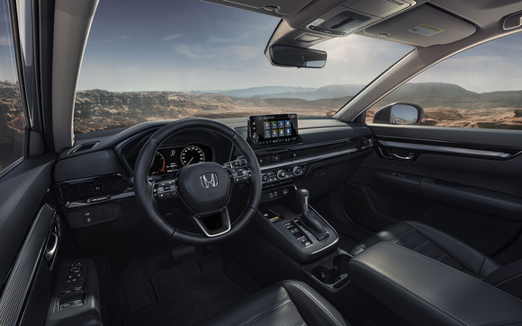 올 뉴 CR-V 터보 다이내믹하고 스포티한 디자인을 채용하는 동시에 차체 크기가 업그레이드돼 기존 모델 대비 더 넉넉한 실내공간과 적재공간을 구현했다. ⓒ 혼다코리아