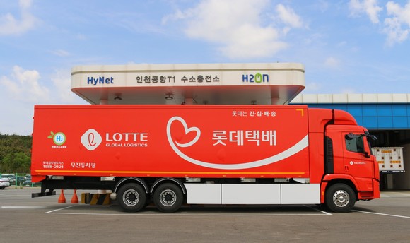 무진동 수소화물차(11톤). ⓒ 롯데글로벌로지스