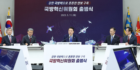 국방혁신위원회 출범식에서 임종득 국가안보실 제2차장은 국방혁신위원호 운영 계획 및 핵심 안건에 대해 발표한 후 위원회에서 논의할 4가지 안건을 제시했다. ⓒ 연합뉴스