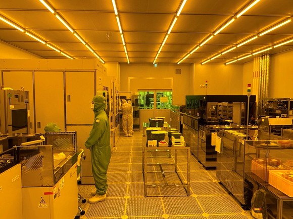 SK파워텍 부산 신공장 포토공정 내부 전경. ⓒ SK