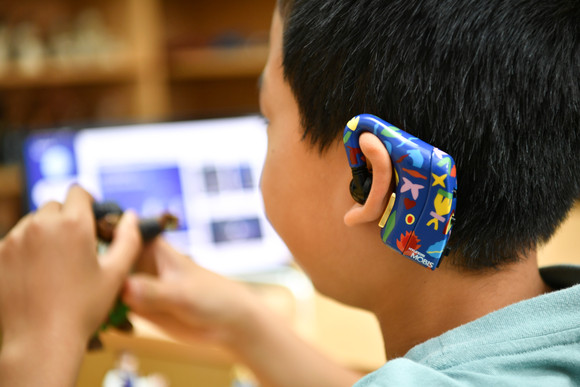 신규 디자인 엠브레인 착용 모습. ⓒ 현대모비스