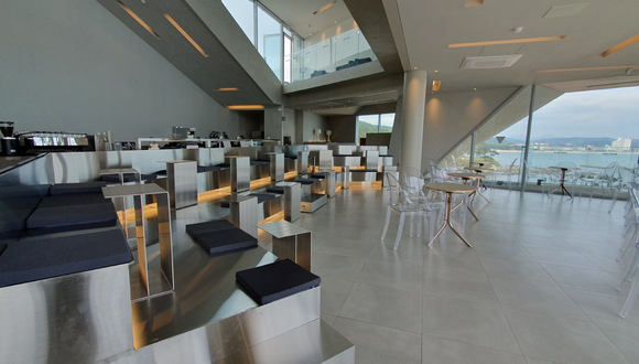 권효선 관장이 인테리어 디자이너로서 가장 최근에 공사를 끝낸 울산 간절곶에 한 오션카페 내부 전경이다. ⓒ 로터스인테리어