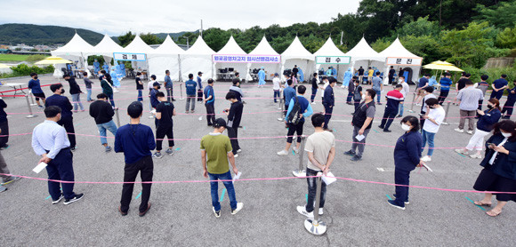 김포시는 관내 선별진료소 4개소와 확진자 치료 위한 원스톱진료기관 100개소, 코로나19 치료제 공급 위한 담당약국 47개소는 지속 운영키로 했다. ⓒ 김포시