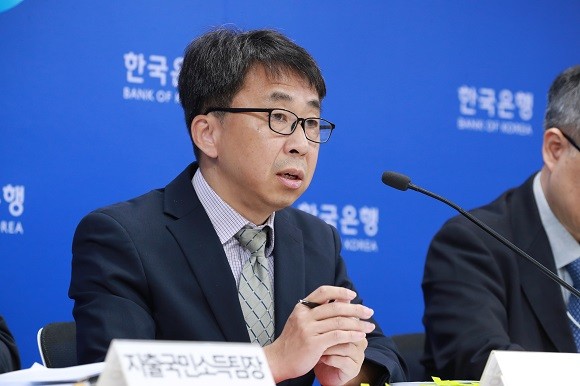 신승철 한국은행 경제통계국장이 '2022년 국민계정(잠정)' 자료에 대해 설명하고 있다. ⓒ 한국은행
