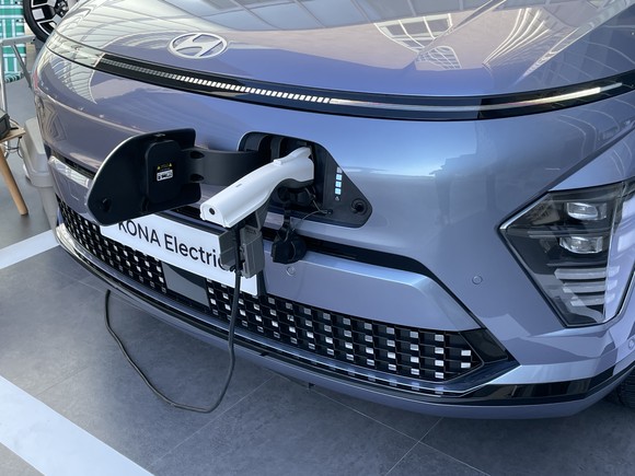 디 올 뉴 코나 일렉트릭은 350㎾ 급속충전기 기준 43분만에 10%에서 80%까지 충전이 가능하다. = 노병우 기자