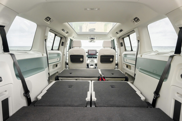 250㎜ 늘어난 휠베이스 덕분에 2469ℓ의 적재공간을 자랑한다. ⓒ 폭스바겐 코리아