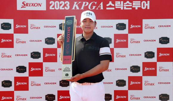 비거리가 약 300m에 달하는 장유빈 선수는 한국 남자 국가대표 랭킹 1위로 전년도에만 국내외 대회에서 다수의 우승을 차지할 정도로 명실상부 아마추어 강자로 이름을 올리고 있다. ⓒ 보스골프