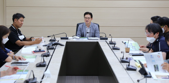 골프존은 지난 2022년을 ESG경영의 원년으로 골프 산업 활성화를 위한 지속적인 사업 확장과 '나눔과 배려'의 경영철학을 바탕으로 한 사회공헌 활동, 환경 보호 등에 관심을 갖고 적극 동참해왔다. ⓒ 골프존
