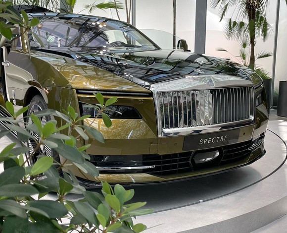 차량 전면부에는 역대 가장 넓은 그릴과 분리형 헤드라이트를 탑재됐다. = 노병우 기자