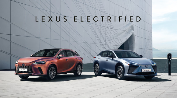 왼쪽부터 뉴 제너레이션 RX, 디 올 뉴 일렉트릭 RZ. ⓒ 렉서스코리아