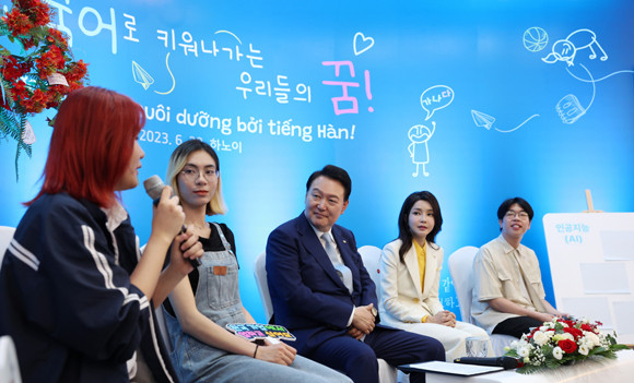 통역 없이 한국어로만 진행된 이번 행사는 한국어가 베트남 미래세대 개인의 경쟁력일뿐 아니라 한국과 베트남 미래세대 간에 긴밀히 연대·협력할 수 있는 기반임을 확인하는 기회가 됐다. ⓒ 연합뉴스