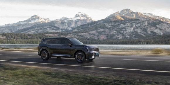 EV9은 전기차 전용 플랫폼 E-GMP에 기반한 기아의 두 번째 모델이다. ⓒ 기아