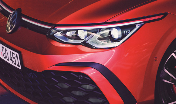 2023년형 골프 GTI는 한국 고객들의 취향을 반영해 업그레이드된 내·외관 디자인을 갖췄다. ⓒ 폭스바겐코리아