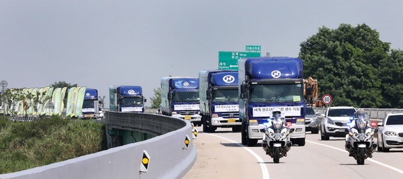 한진이 폭염으로 어려움을 겪는 세계스카우트잼버리 참가자를 위해 긴급 생수 지원에 나섰다. ⓒ 한진