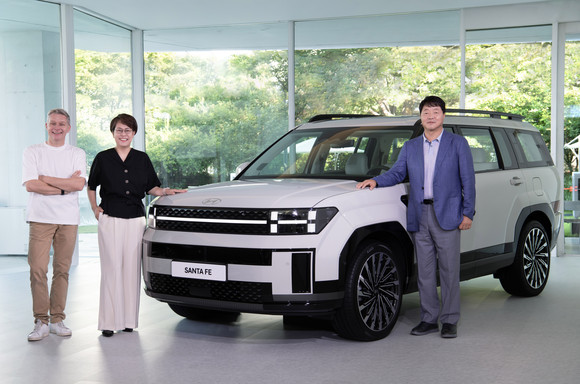 현대차는 앞서 지난 8~9일 미메시스 아트 뮤지엄(경기도 파주)에서 국내 미디어를 대상으로 신형 싼타페 실차를 처음 선보이고 설명회를 열었다. ⓒ 현대자동차